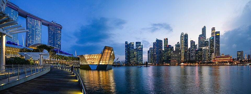 Marina Bay in Singapore at dusk